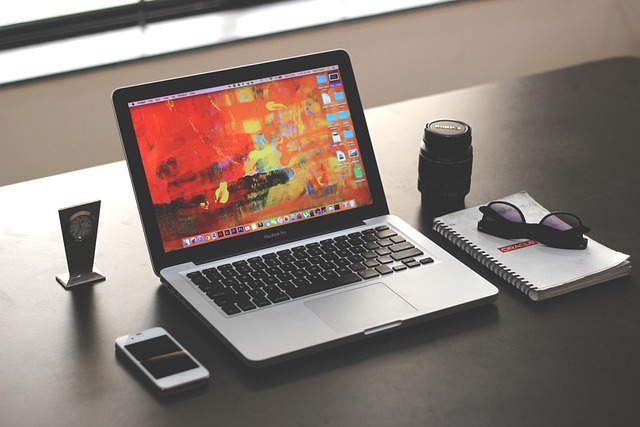 1755576123630221.jpg laptop-1035345_640.jpg