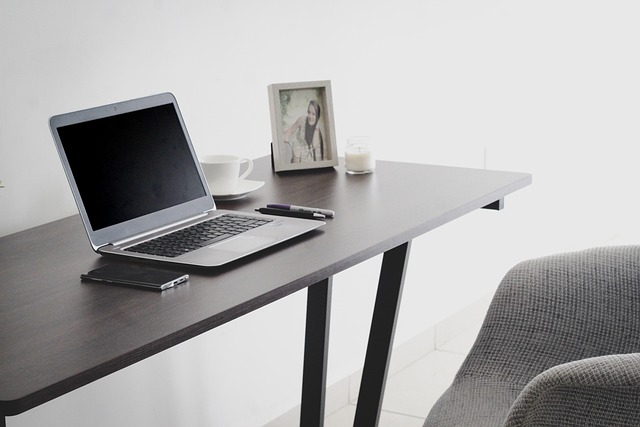 1759647294512142.jpg workplace-5517762_640.jpg