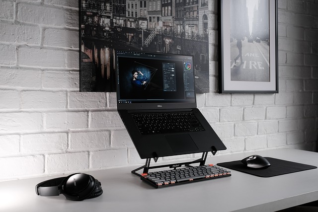 1761393473111636.jpg laptop-6332543_640.jpg